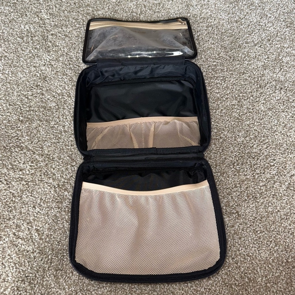 BEIS Hanging Cosmetic Case 
in Black
